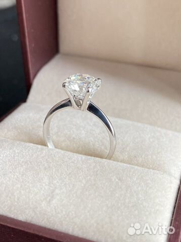 Кольцо с бриллиантом 3.01