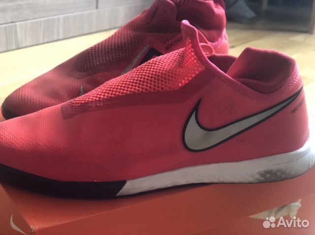 Футзалки Nike React Phantom VSN Футзалки Nike React Phantom VSN