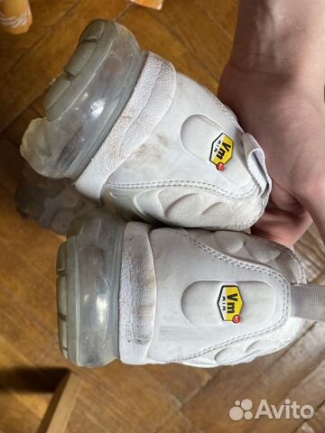 Кроссовки Nike Air Vapormax Plus белые 42размер Кроссовки Nike Air Vapormax Plus белые 42размер