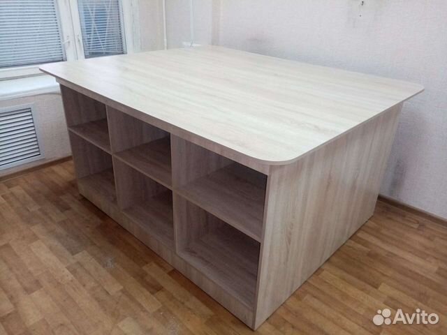 Стол для раскроя со сквозными полками, новый