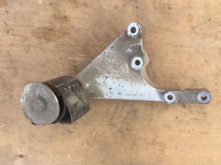 Кронштейн раздатки задний Mercedes W463 G 463