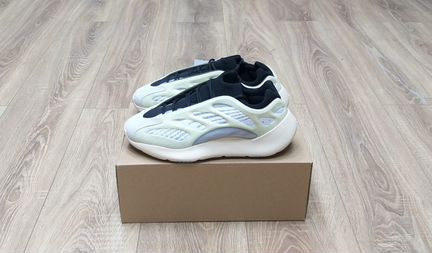 Кроссовки Adidas Yeezy Boost 700