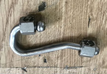 Трубка топливная VW Touareg NF 2011-2014