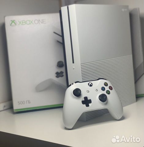 Xbox One S 500 GB + Game Pass 4 месяца