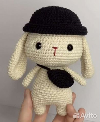 Вязанный заяц амигуруми