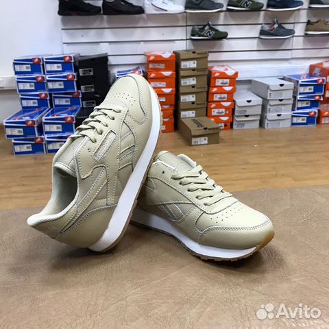 Кроссовки Reebok Classic женские бежевые