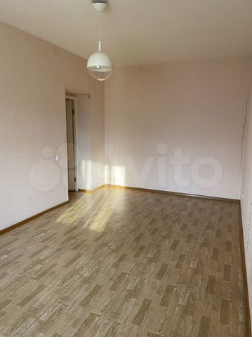 2-к. квартира, 71 м², 1/8 эт.