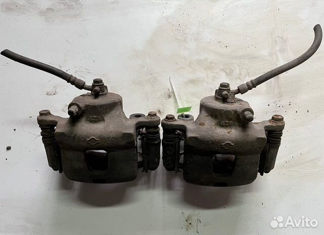 Суппорта передние Nissan Maxima A32