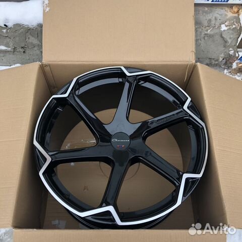 Диски Giovanna Dalar X R22 на Bentley Bentayga