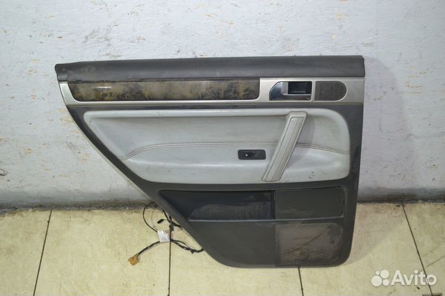 Обшивка двери задняя левая Volkswagen Touareg