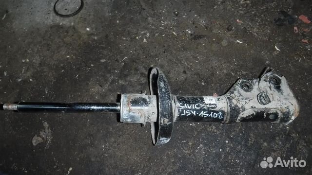 Амортизатор передний правый Honda Civic 4D viii 2