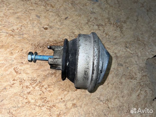 Подушка двигателя Мерседес м119 м104