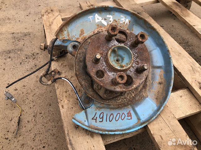 Кулак задний цапфа Toyota Avensis T220