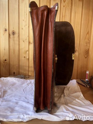Коричневый кожаный портфель с росписью
