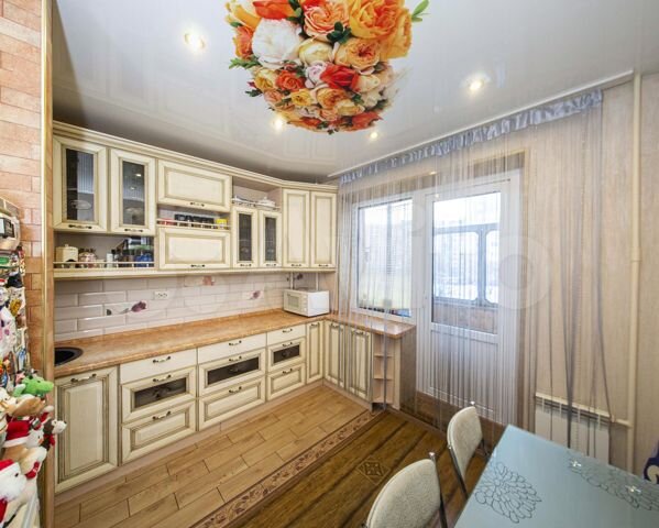 3-к. квартира, 80 м², 2/10 эт.