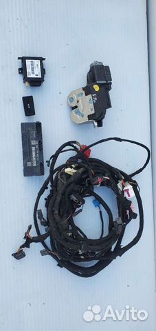 Доводчик крышки багажника комплект VW Touareg NF 2