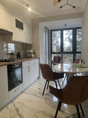 2-к. квартира, 52 м², 2/5 эт.