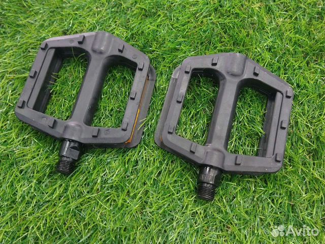 Педали для велосипеда пластиковые