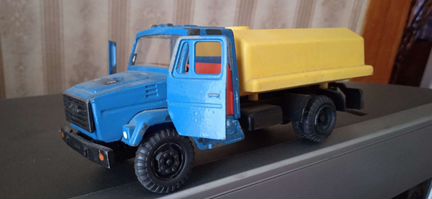 Модель грузовика ЗИЛ 4331 цистерна