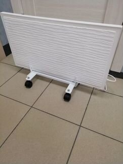 Кварцевый обогреватель экономичный с подставкой