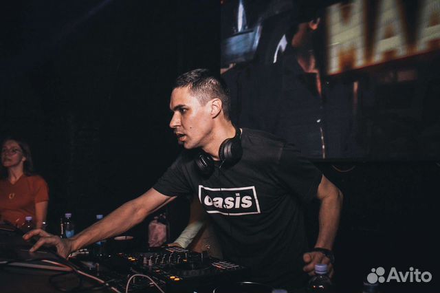 Диджей / DJ со своим оборудованием