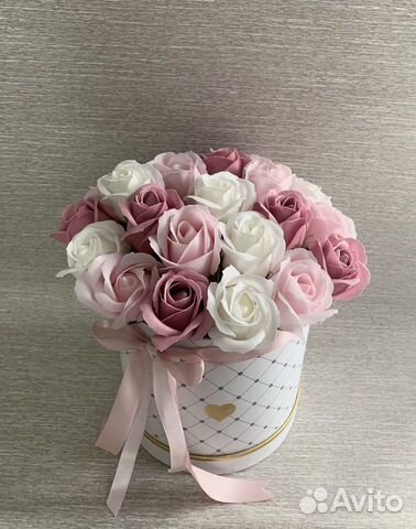 Розы в шляпной коробке