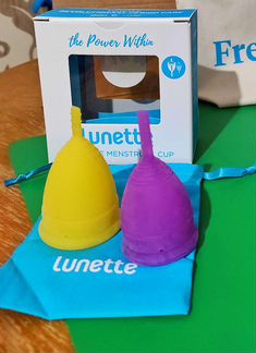 Менструальная чаша Lunette желтая