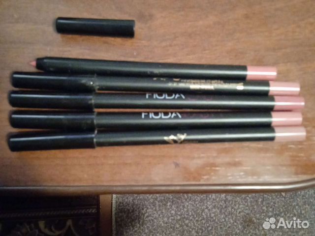 Карандаш для губ