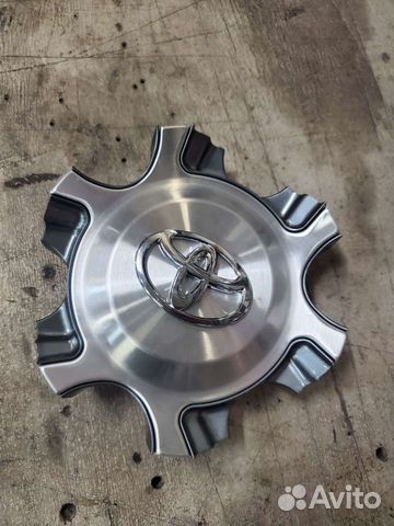 Колпчек ступицы дисков Toyota Prado R20