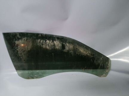 Volvo V70 переднее левое стекло