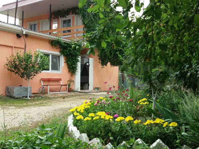 Дом 65 м² на участке 4 сот.