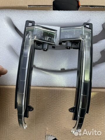 Повторители в зеркала ауди а4б8 8K0949101 VAG