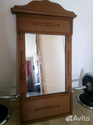 Винтажное настенное зеркало