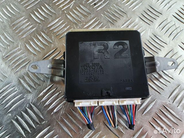 Модуль управления двери задней правой Lexus LS 4