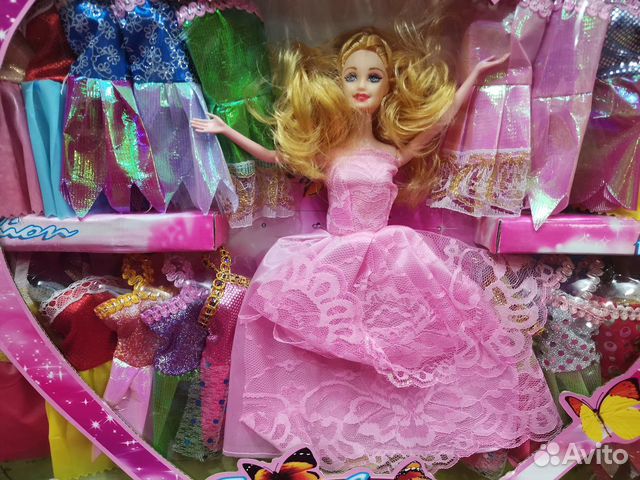 Кукла-модель с набором платьев