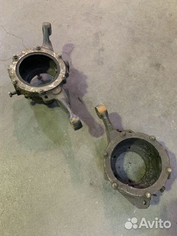 Поворотный кулак Land Rover Defender