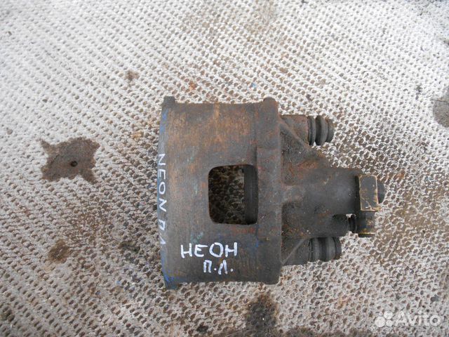 Передний левый суппорт Crysler Dodge Neon