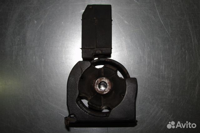 Подушка двигателя передняя Pontiac Vibe 2002-2007