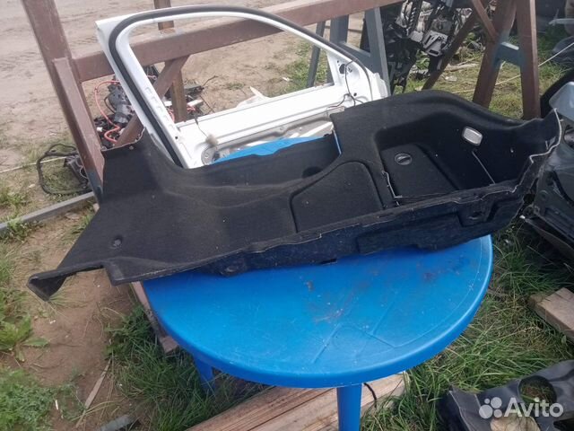 Обшивка багажника Mercedes Benz E W212