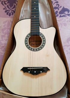 Акустическая гитара с набором (новая)