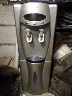 Кулер для воды HotFrost