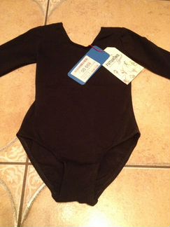 Новые гимнастичесие купальники 104 черный и белый