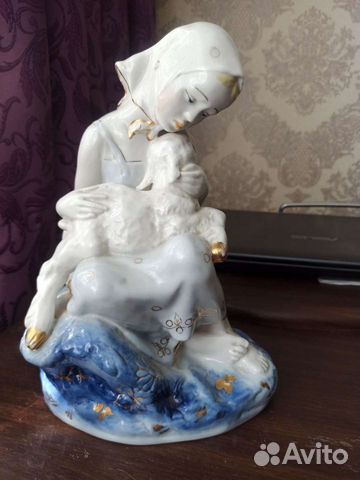 Статуэтка Алёнушка