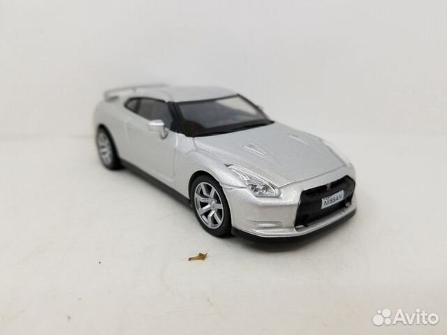 Nissan GT-R1:43