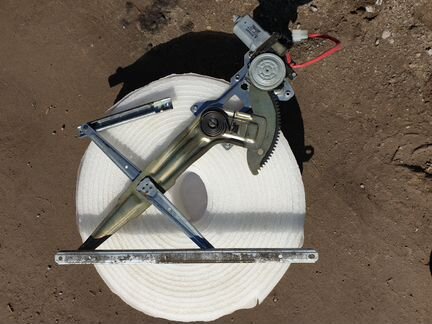 Cтеклоподъемник Mitsubishi Pajero Sport 1