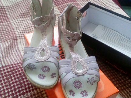 Босоножки кожа