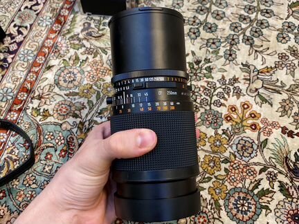 Carl Zeiss Distagon 4/40.Carl Zeiss Sonnar 2,5/250