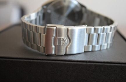 Мужские часы tag heuer formula 1 waz1010