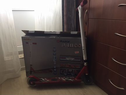 Трюковый самокат Razor Pro XX Red