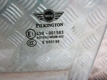 Стекло передней двери для Мини кантримен R60